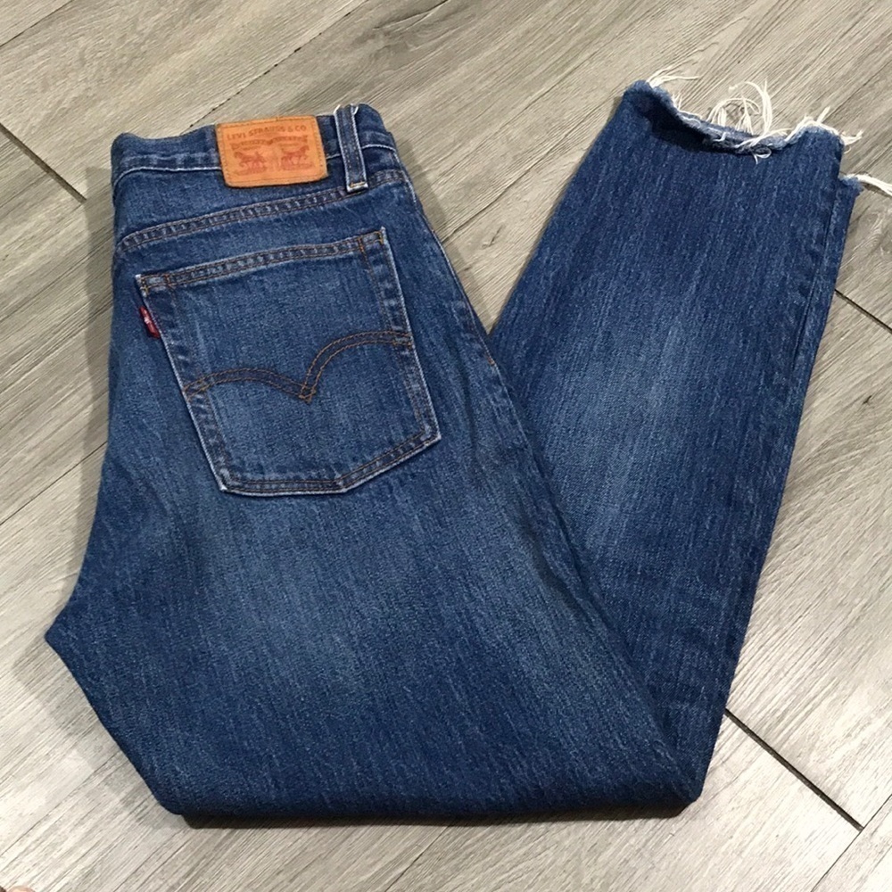 Levi’s White Oak Cone Denim “Wedgie”‎ Button Fly Fray Hem Medium Wash Jeans